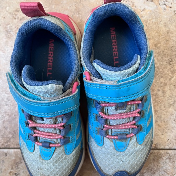 Blue and Pink Sneakers with Velcro Closure and Breathable Mesh - Picture 2 of 8